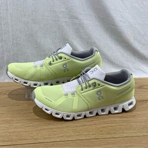 ON Cloud 5 Athletic Hay / Frost Running Shoes Men’s Size 11